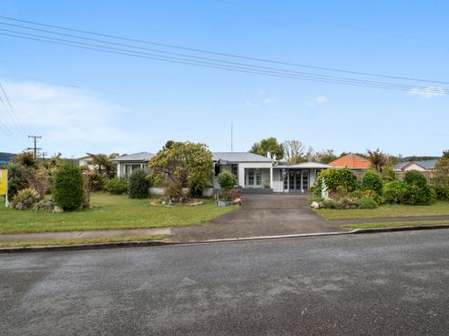 2 Holden Avenue, Holdens Bay