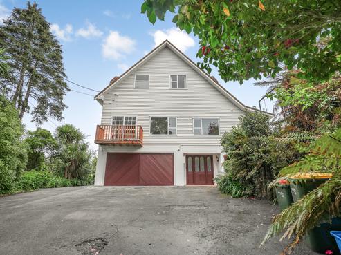 17 Hill Road, Belmont