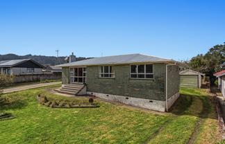 12 Howell Road, Taneatua