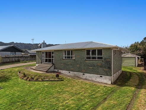 12 Howell Road, Taneatua