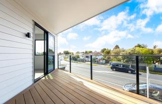 2/130 Rosebank Road, Avondale