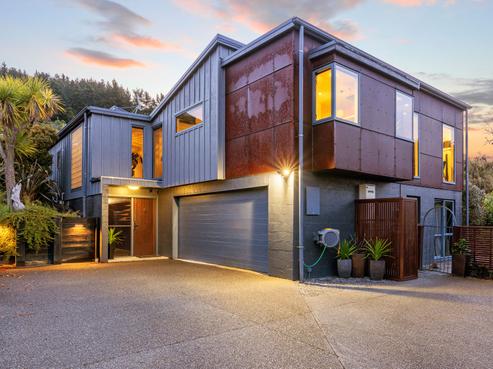 77 Port Hills Road, Heathcote Valley