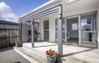 27 Tukapa Street, Westown