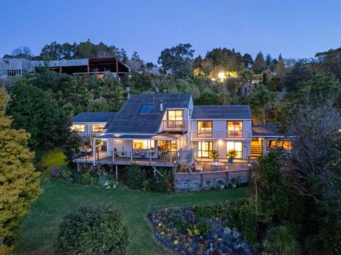 11 North Way, Titirangi