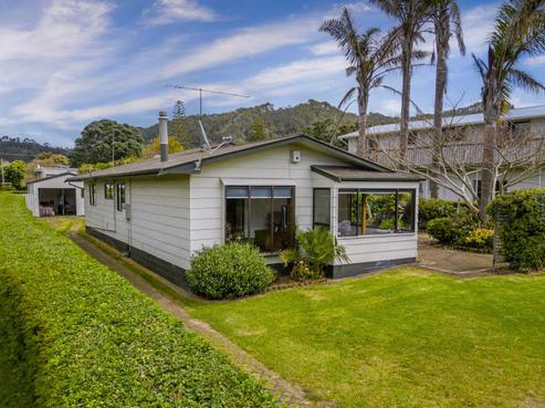 12 Harsant Avenue, Hahei