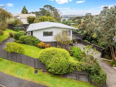3 Telstar Place, Beach Haven