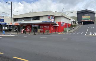 Large format retail with corner profile!