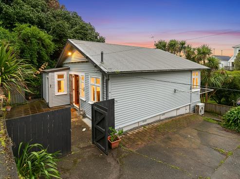 28 Brixham Way, Newtown