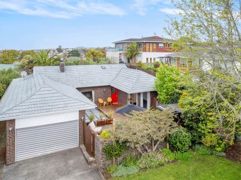 9 Tanoa Place, Glendene