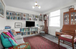 6/4 Gill Road, Eastbourne