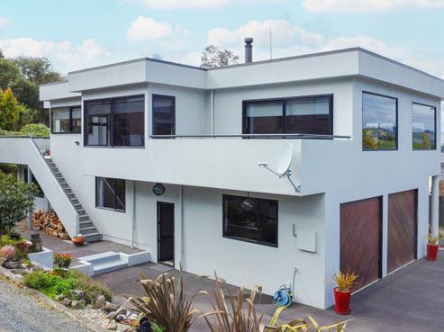 92 Hall Road, Sawyers Bay