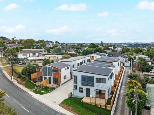 11/196 Royal Road, Massey