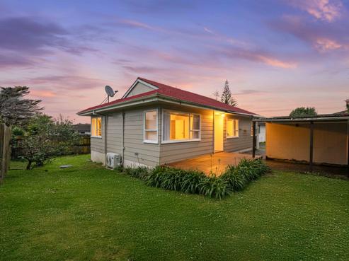 2/17 Anglers Way, Wattle Downs