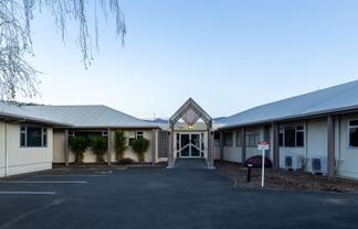 Large office space available now