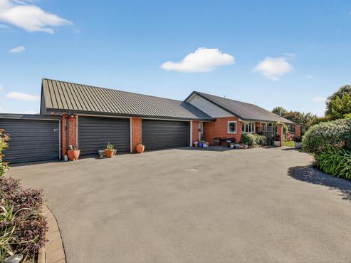 4 Windward Lane, Bromley