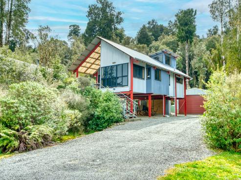 17 Korua Street, Moana / Lake Brunner