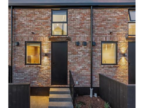 6/196 Hills Road, Edgeware