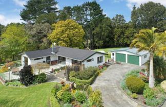 212B Glenbrook Beach Road, Glenbrook