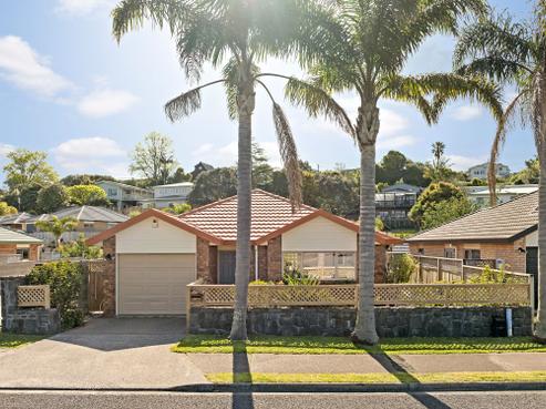 27 Red Hibiscus Road, Stanmore Bay