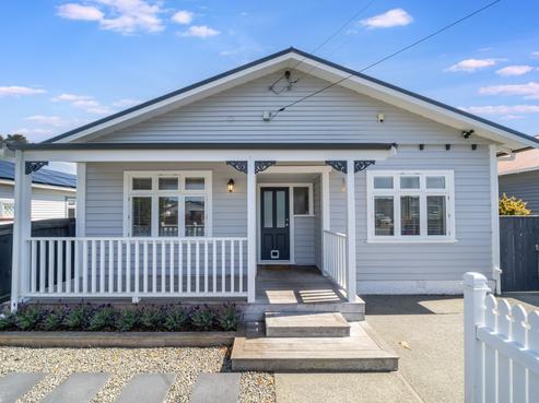 15 Plunket Avenue, Petone