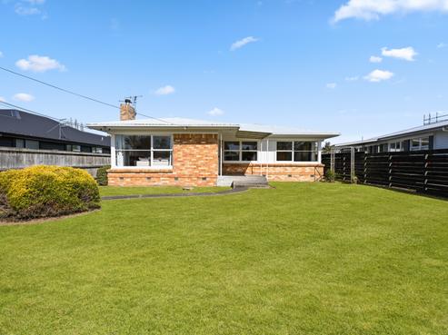 19 Tudor Crescent, Chedworth