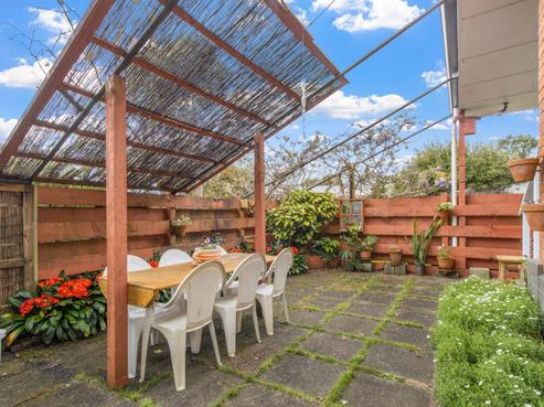 14C Cowling Road, Hurdon