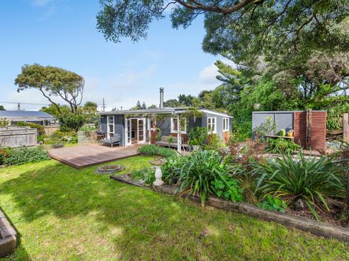 14B Toi Street, Otaki Beach