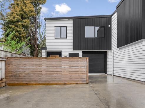 15A Rowe Parade, Wainuiomata