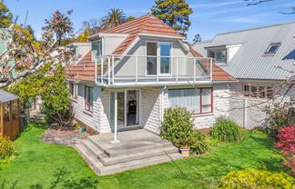 2/227 Bridge Street, Nelson