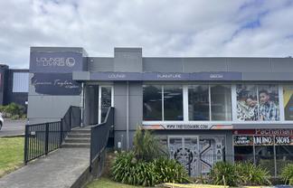 Road Front Retail / Office