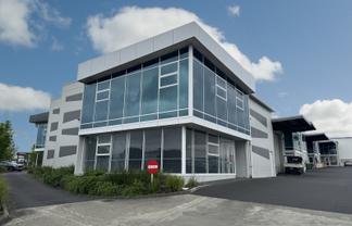 Modern Road front gem on Corinthian Drive