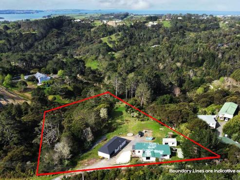 1261 East Coast Road, Redvale