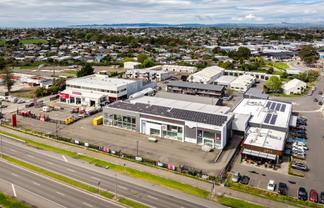 High profile Large Format Retail