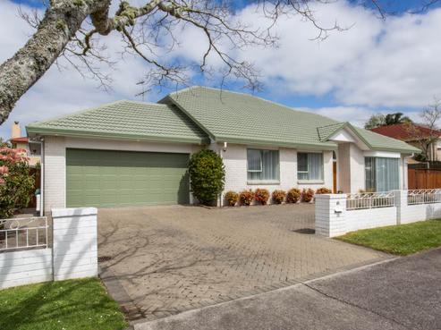 15 Te Hoe Grove, Pinehill