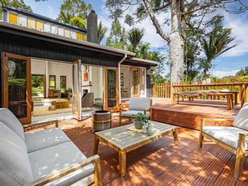 15 Valley View Road, Titirangi