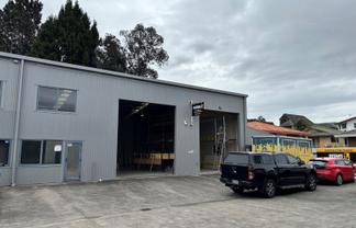 Exceptionally clean and tidy industrial unit