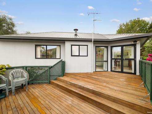 2/17 Manuwai Road, Torbay