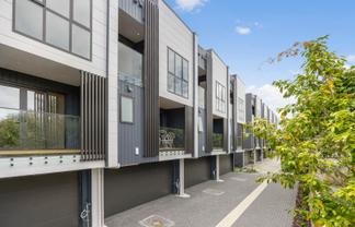 10/12 King Edward Avenue, Epsom