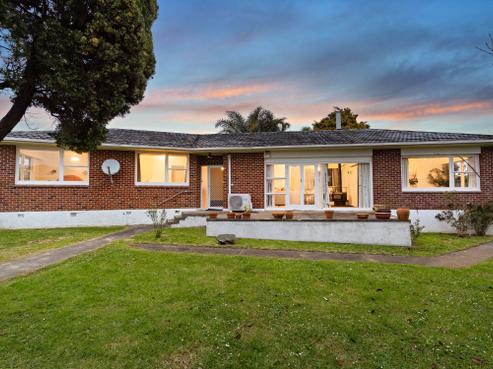 10 Scanlen Terrace, Kelston