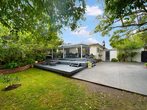 2 Riserra Drive, Ranui