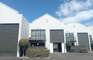 VERSATILE STUDIO WAREHOUSE
