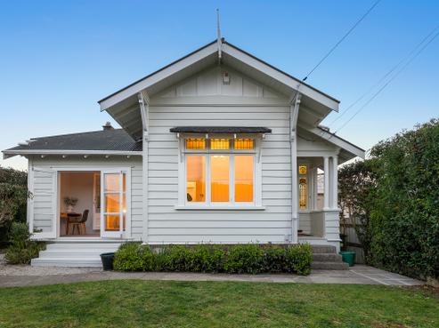 24 Queen Mary Avenue, Epsom