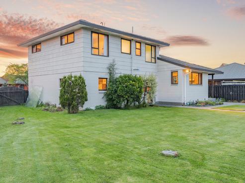 8 Langham Place, Redwood