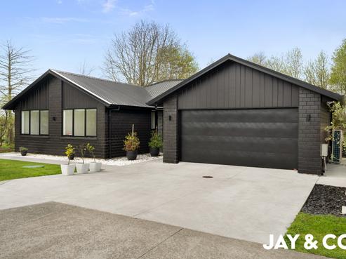 6 Munro Oak Lane, Clevedon