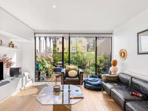26 Jean Caldwell Way, Island Bay