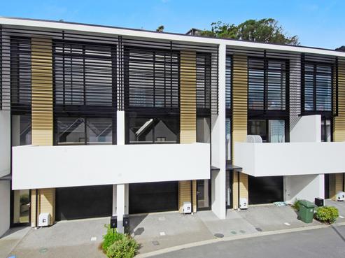 19 Erica Pabst Way, Island Bay