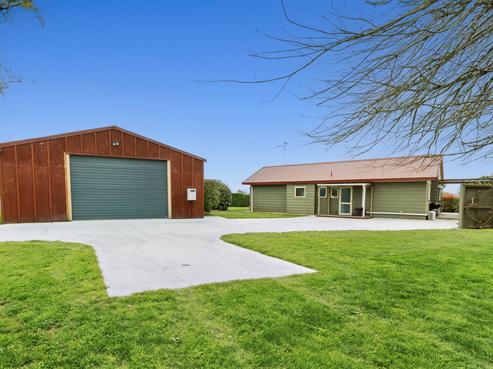 8 Coates Lane, Te Poi