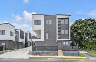 24A Great South Road, Manurewa