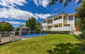 70 Queens Road, Stepneyville