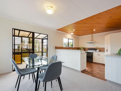 2/16 Newall Avenue, Stoke